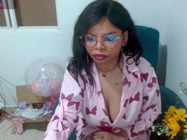 lizethrey73, en directo ahora en BongaCams