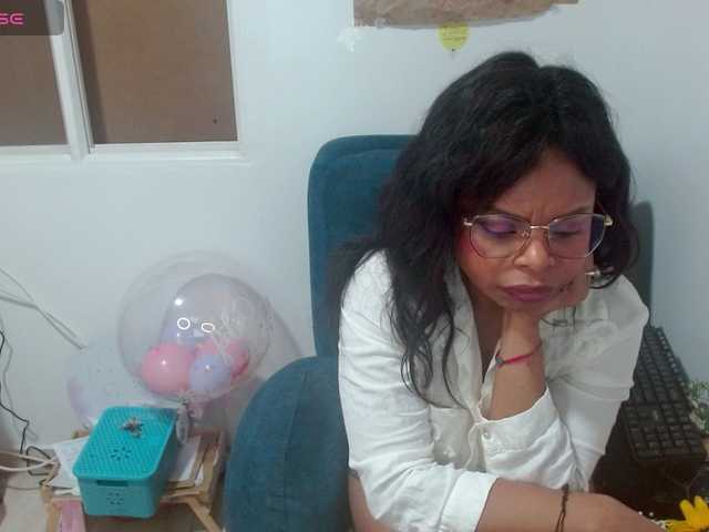 lizethrey73 live cam on BongaCams
