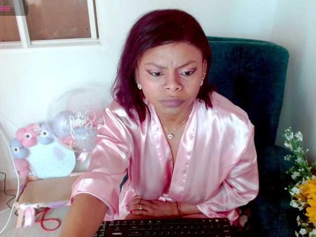 lizethrey73 live cam on BongaCams