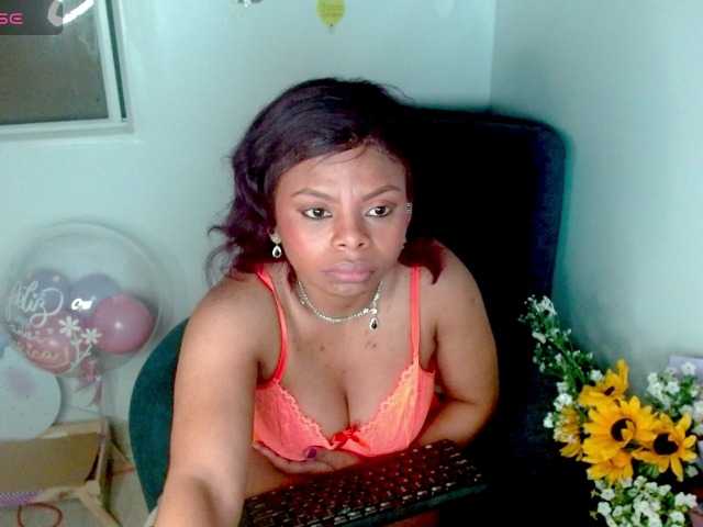 lizethrey73 live cam on BongaCams
