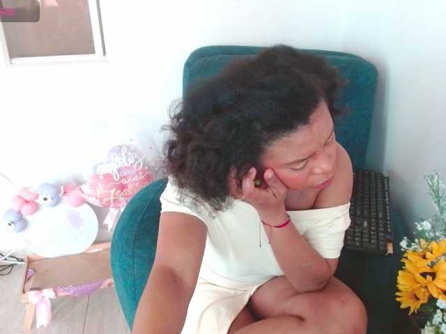 lizethrey73 live cam on BongaCams