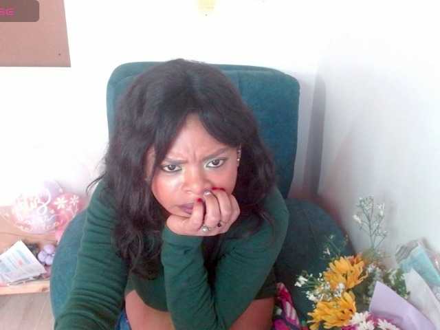 le modèle lizethrey73 est en webcam porno dans un show sur le site bongacams, il possède les tags suivants: Ebony,Brunette,Hairy