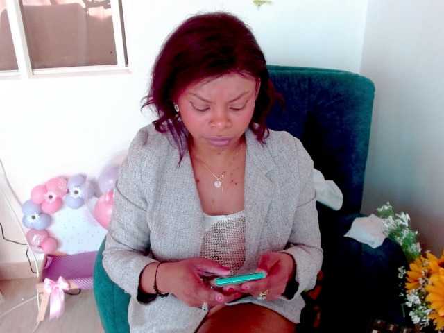 lizethrey73 live cam on BongaCams