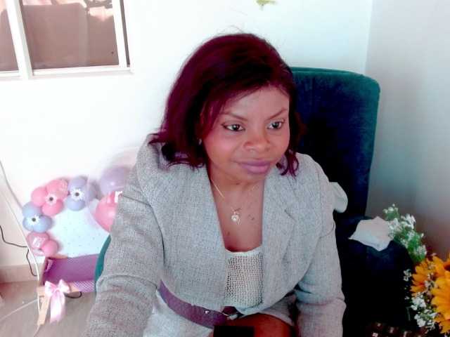 lizethrey73 live cam on BongaCams