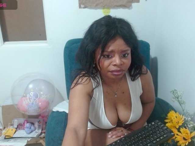 lizethrey73 live cam on BongaCams