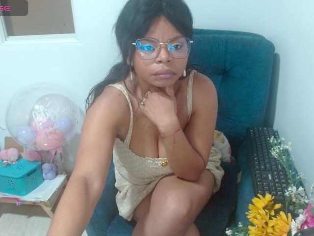 lizethrey73 live cam on BongaCams