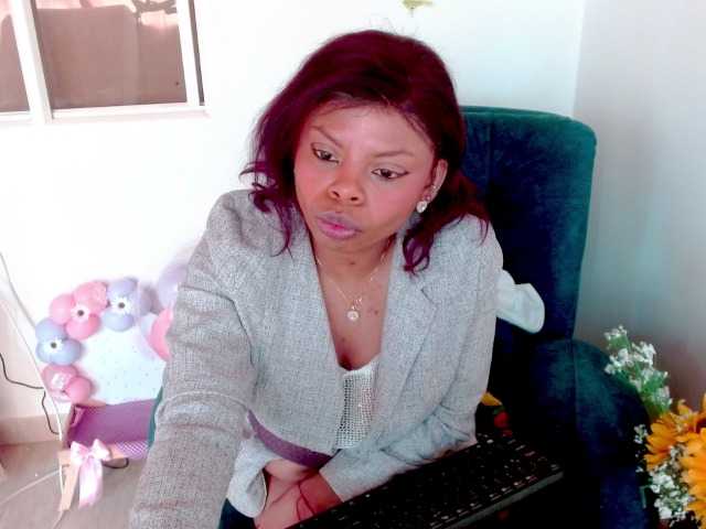 lizethrey73 live cam on BongaCams