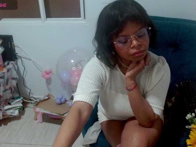 lizethrey73 live cam on BongaCams