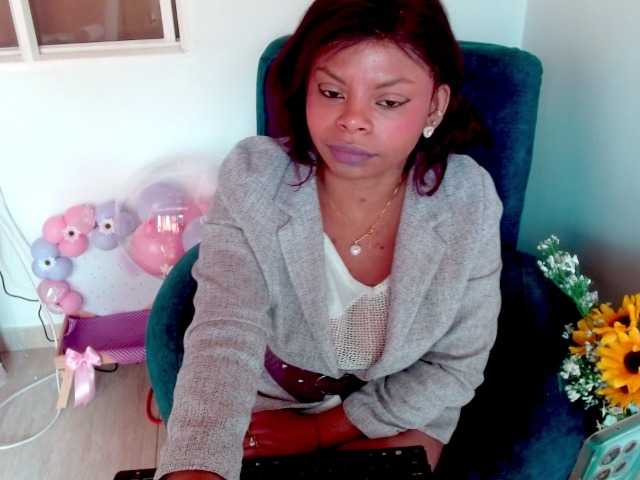 lizethrey73 live cam on BongaCams