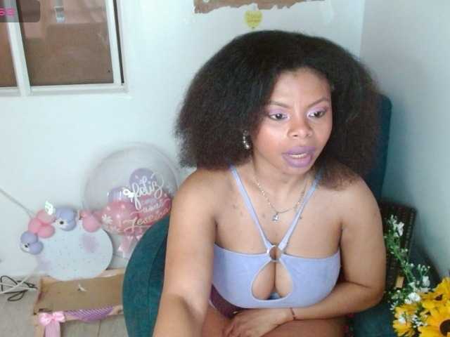 lizethrey73 live webcam show