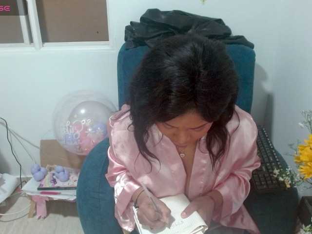 lizethrey73 live cam on BongaCams