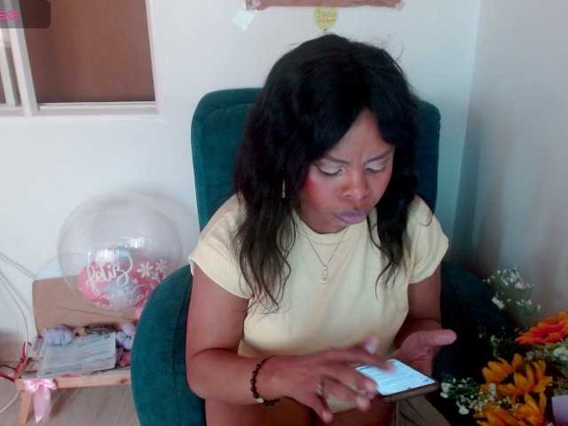 lizethrey73 live cam on BongaCams