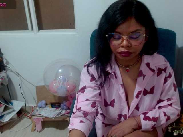 lizethrey73, en directo ahora en BongaCams
