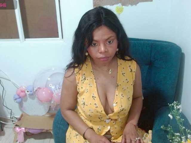 lizethrey73 live webcam show