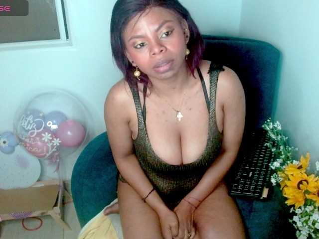 lizethrey73 live cam on BongaCams