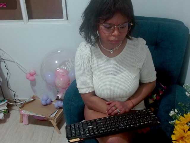 lizethrey73 live cam on BongaCams