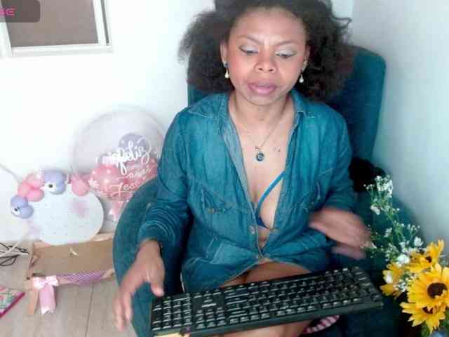 lizethrey73 webcam