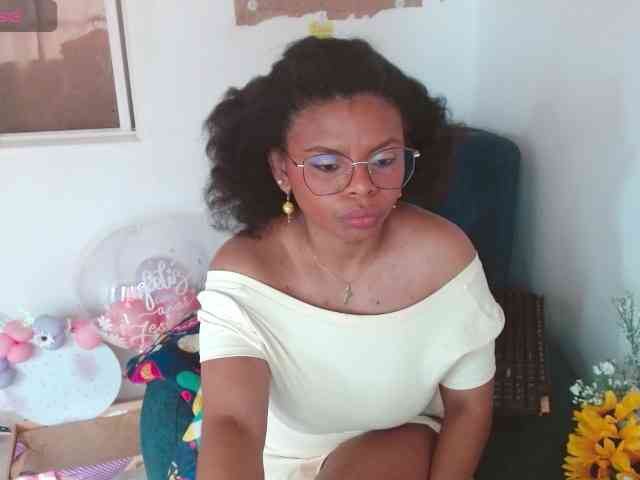 lizethrey73 Live Webcam on BongaCams