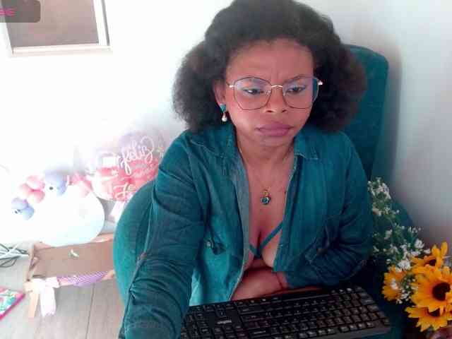 lizethrey73 webcam