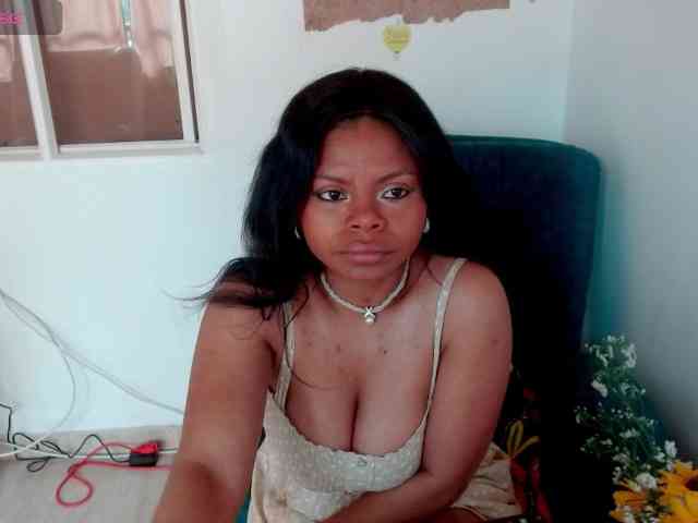 モデル: lizethrey73
