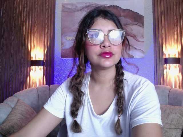 CurlyDani's BongaCams show and profile