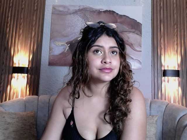 CurlyDani's BongaCams show and profile