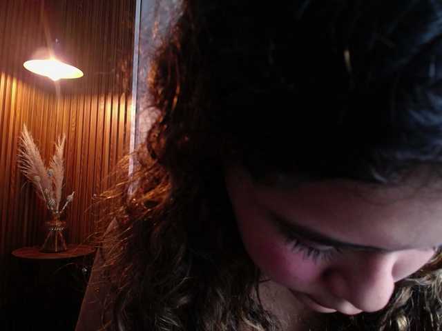 CurlyDani