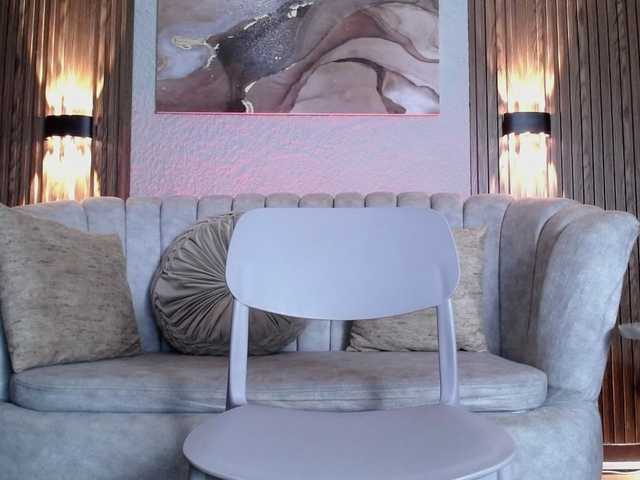 CurlyDani's BongaCams show and profile