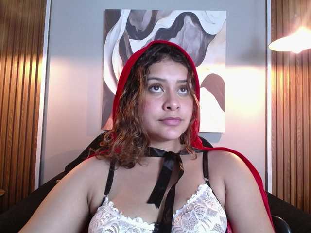 CurlyDani's BongaCams show and profile