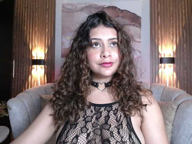 CurlyDani's BongaCams show and profile