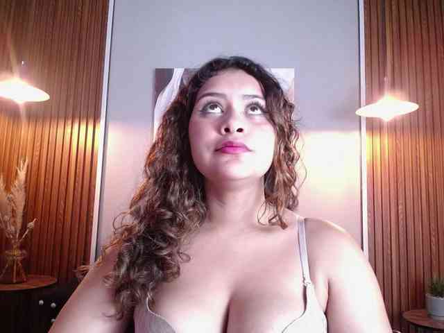 CurlyDani
