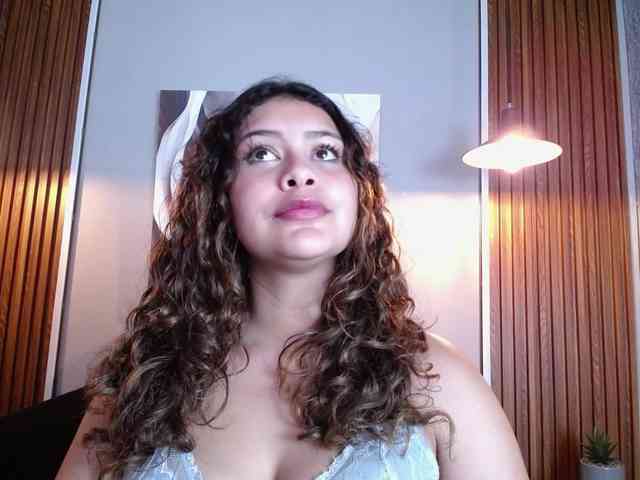 CurlyDani