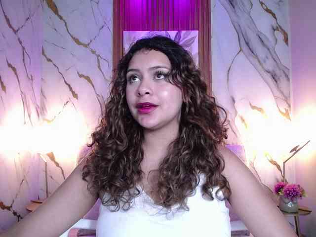 CurlyDani CurlyDani