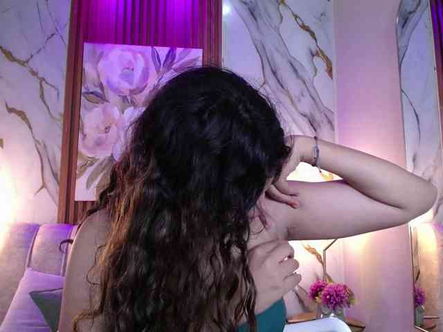 CurlyDani CurlyDani