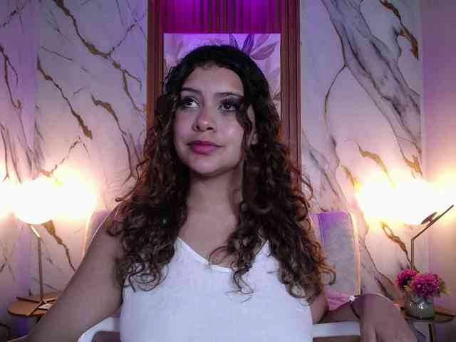 CurlyDani CurlyDani