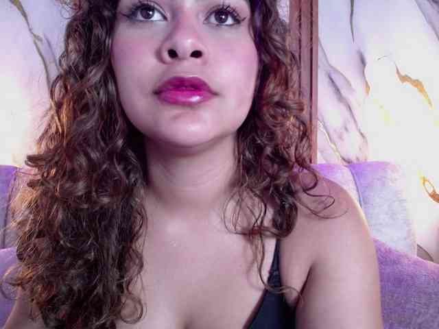 CurlyDani