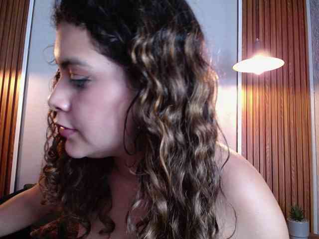 CurlyDani