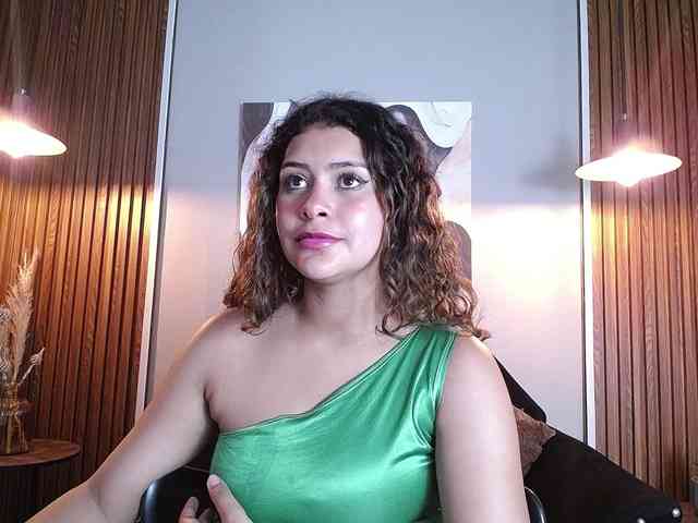 CurlyDani CurlyDani