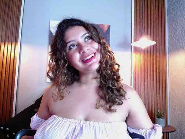 CurlyDani