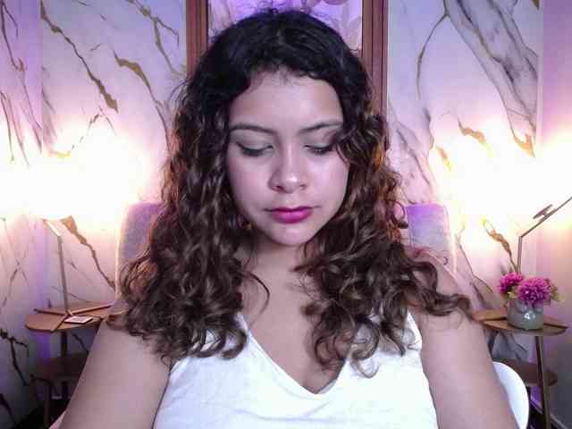CurlyDani CurlyDani