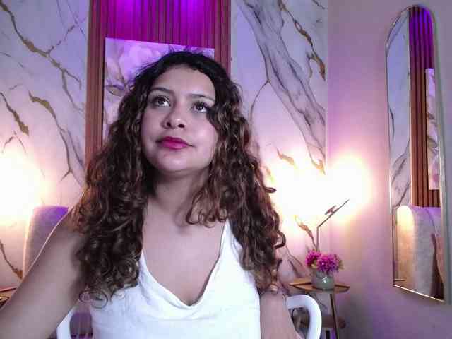 CurlyDani CurlyDani