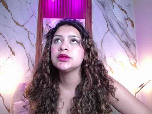 CurlyDani CurlyDani