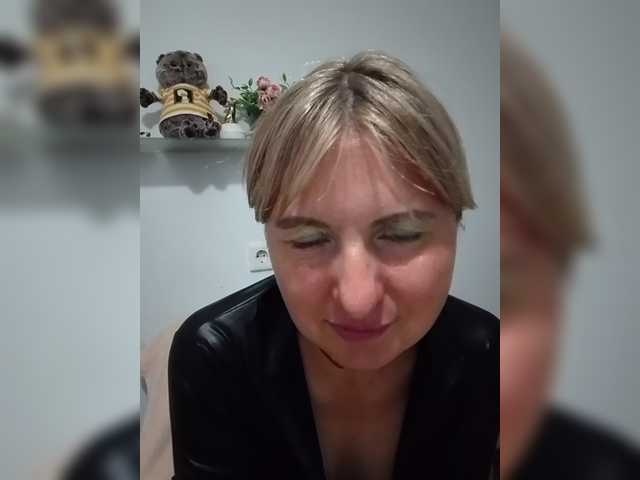 Lady_in_Red live webcam show