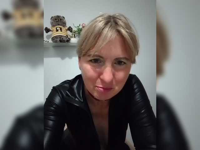 Lady_in_Red live webcam show
