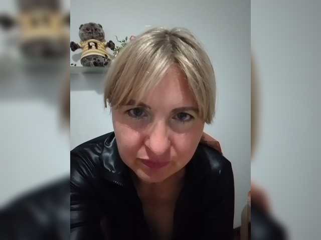Lady_in_Red live webcam show