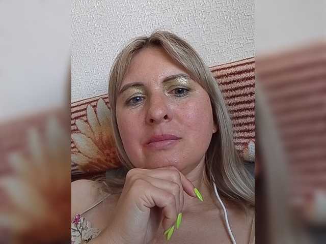 Lady_in_Red live webcam show