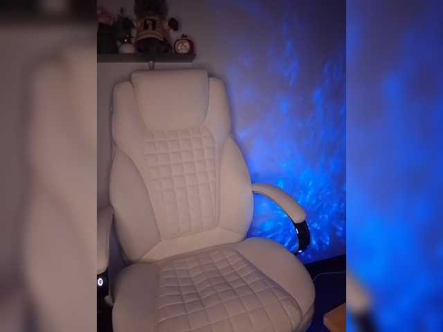 Lady_in_Red live cam preview