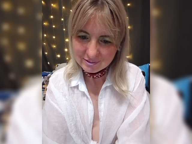 Lady_in_Red live webcam show