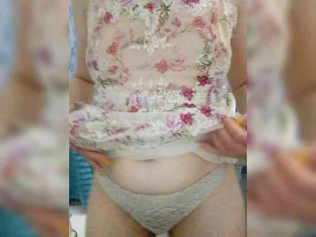 Lady_in_Red webcam