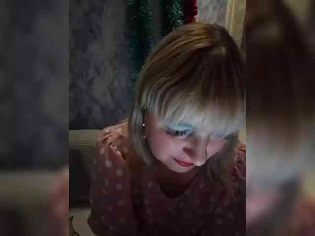 Lady_in_Red webcam